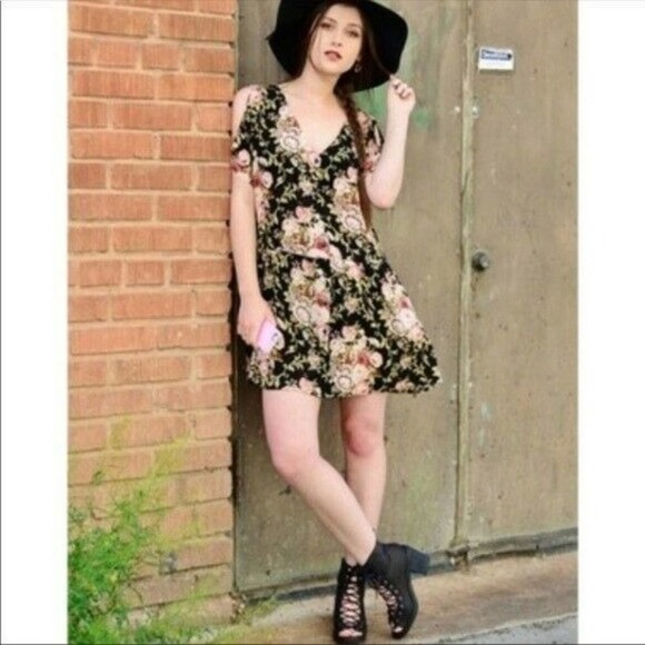 Urban Outfitters Staring At Stars Floral Gauze Cold Shoulder A-Line Dress XS - Picture 10 of 10